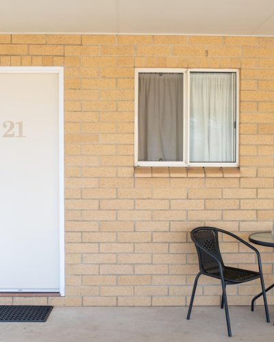 Outside view of Room 21 at Mundubbera Motel
